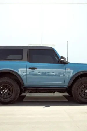 DV8 Offroad 21-23 Ford Bronco 2-Door Pinch Weld Covers Modern